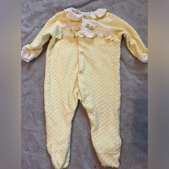 Carter's Other - Vintage carters yellow long sleeve sleeper floral size “medium” 12-18 pounds